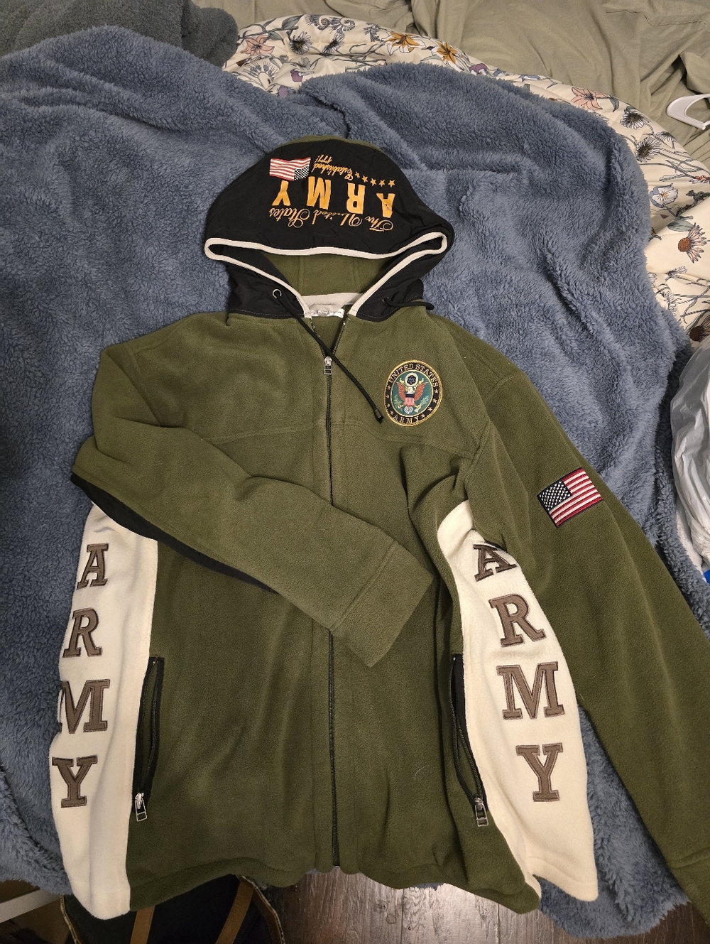 The Bradford Exchange Olive Green & Cream Fleece Jacket with Black Hood XL